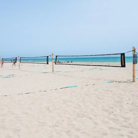 Appartement Beachfront Sunny , Sea & Mountain View *